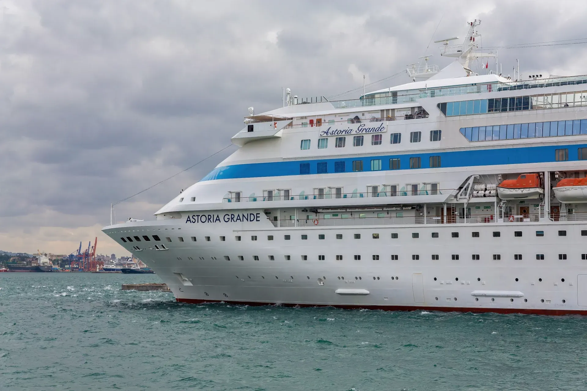 Круиз без виз! Из Сочи в Турцию на Astoria Grande!