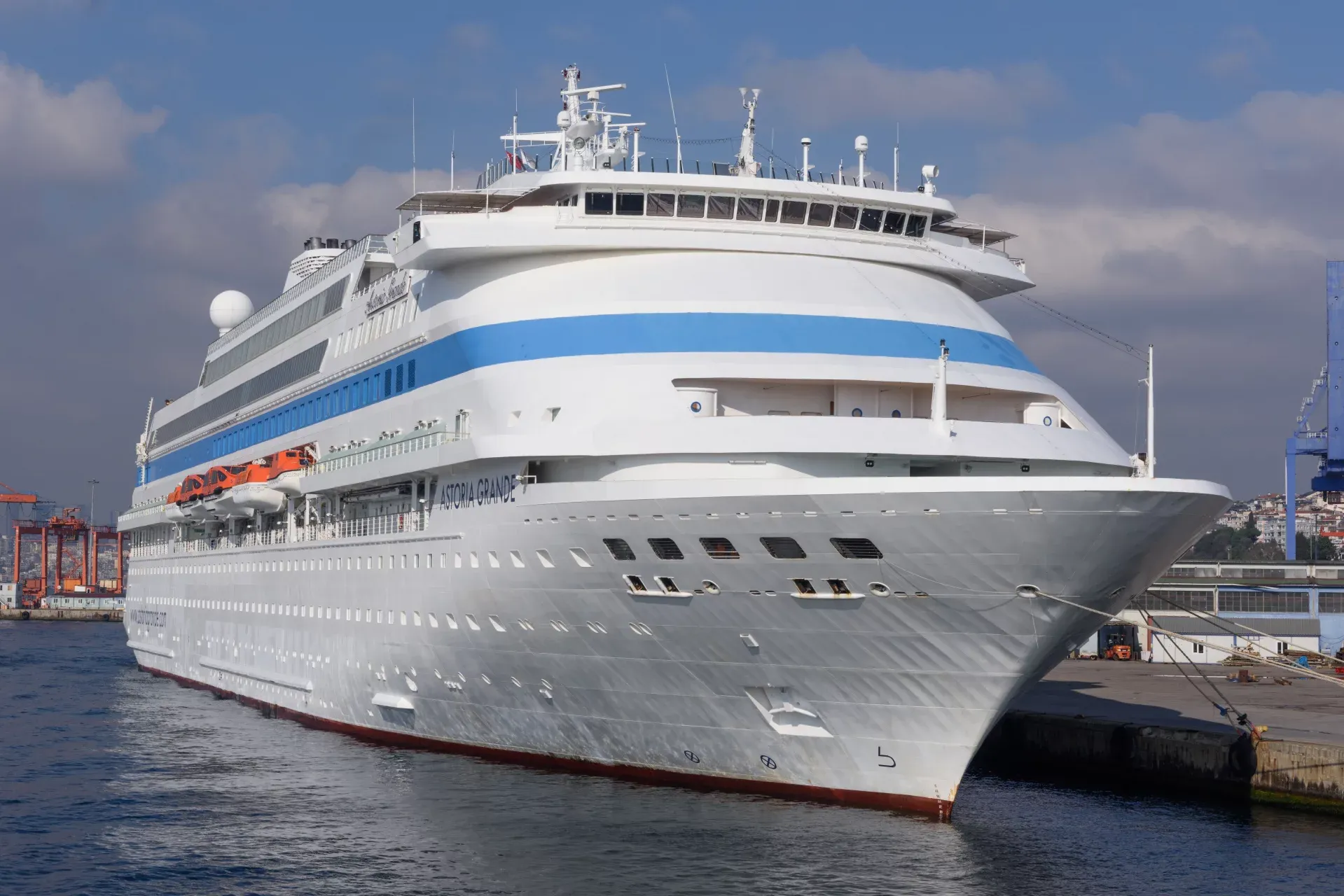 Круиз из Сочи без виз! 3 страны за 8 дней!