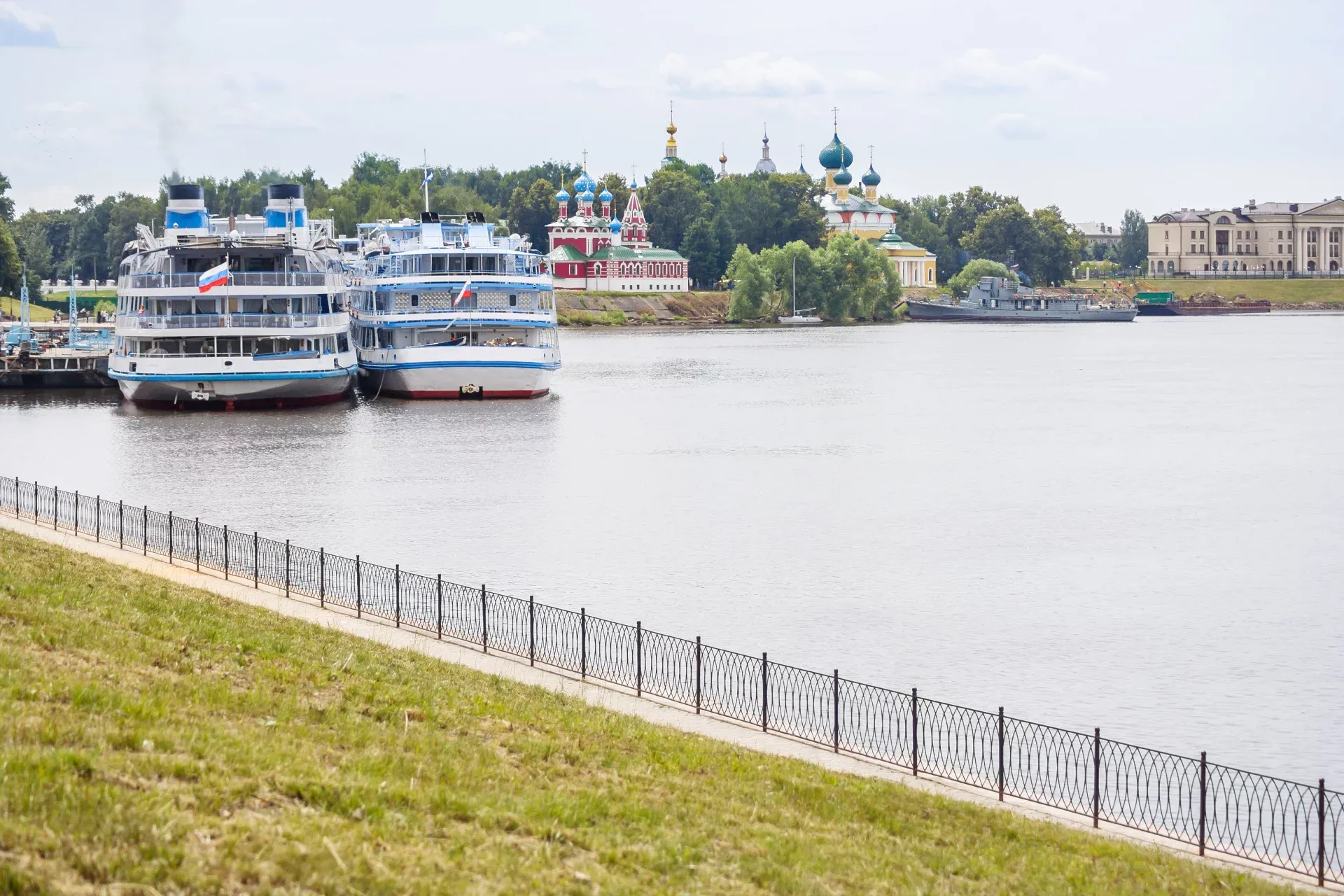 Речной круиз выходного дня в Углич