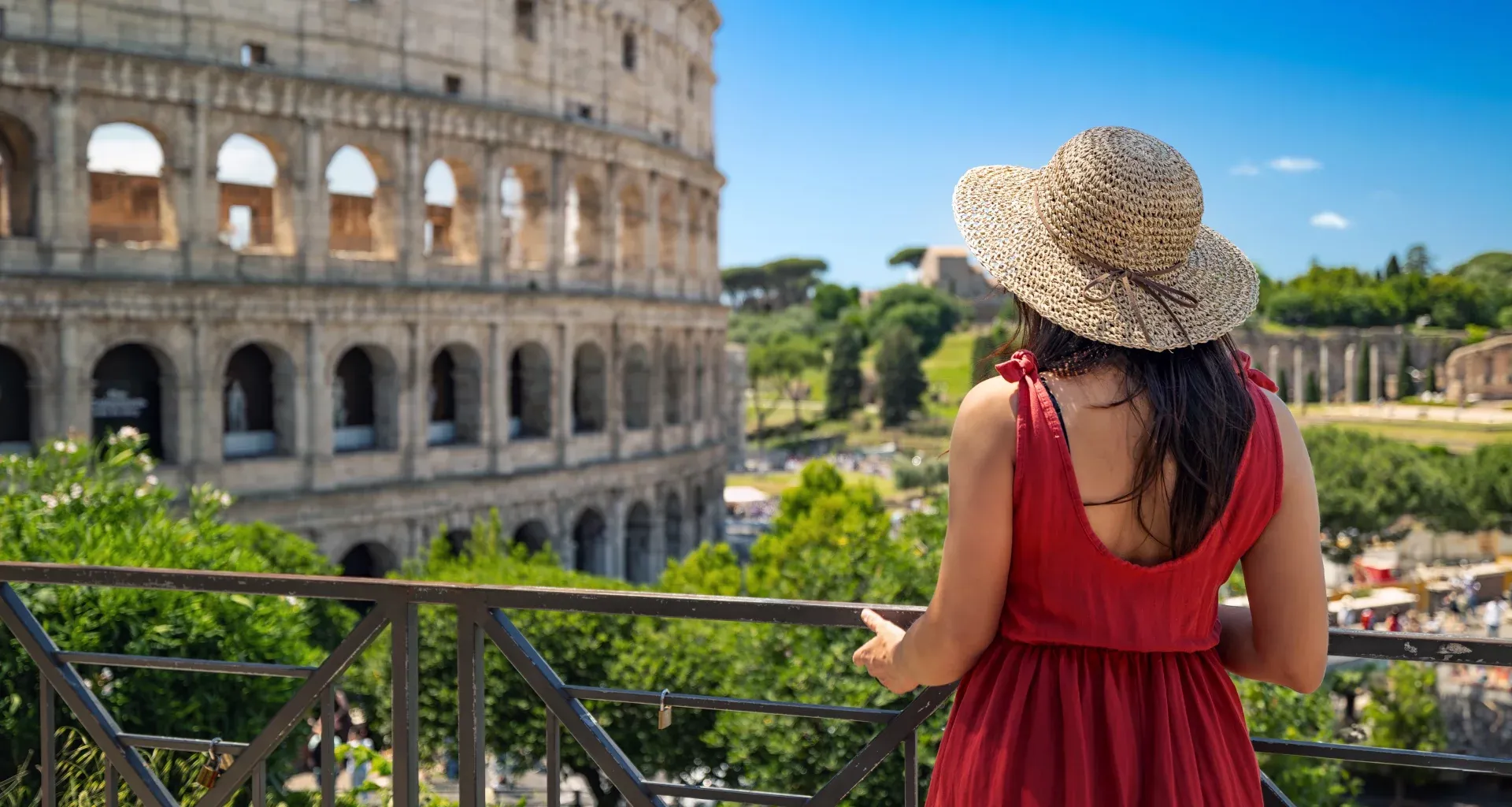 Куда поехать в мае 2026 за границу: экскурсионные туры и лучшие маршруты